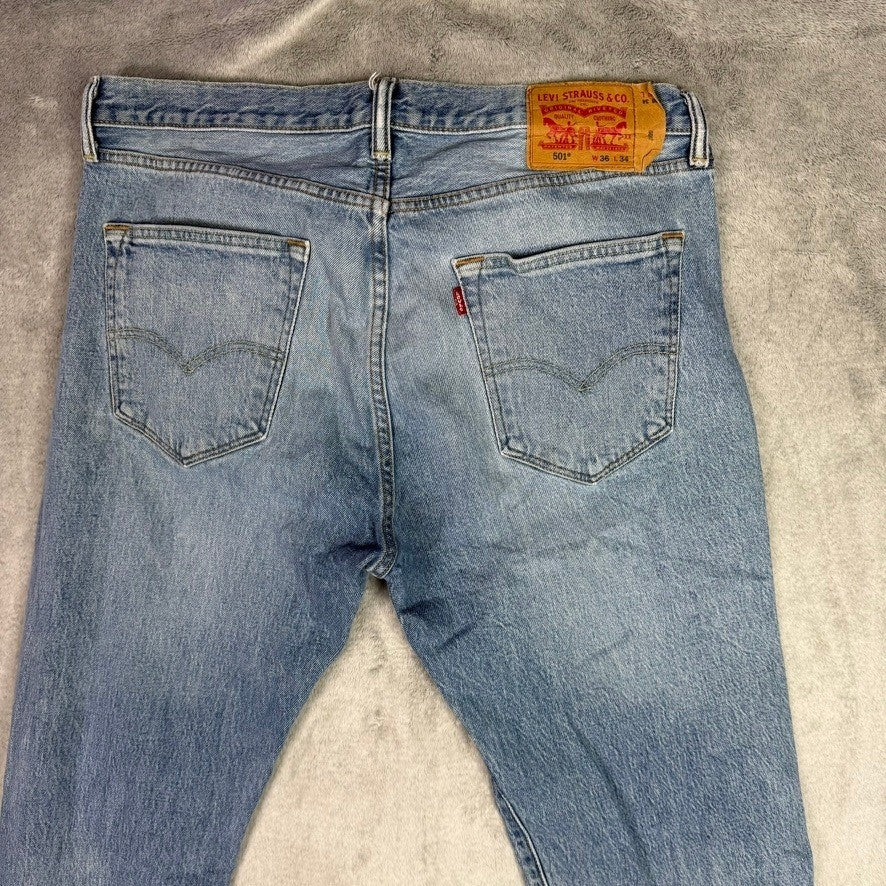 Levi's 501 Original Fit Light Wash Button Fly Jeans Mens W36 L34