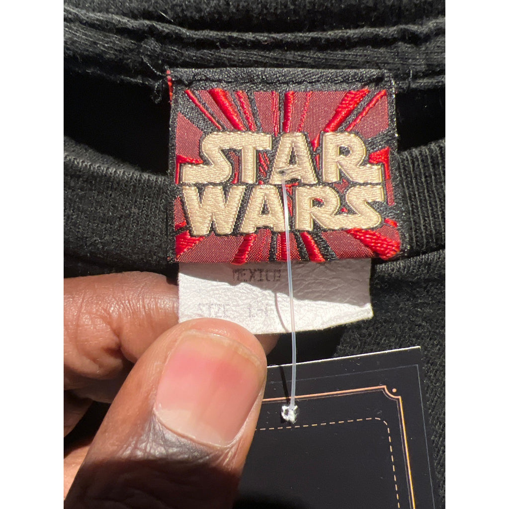 Vintage Star Wars Episode I Darth Maul Lightsaber Duel Graphic T-Shirt Black L