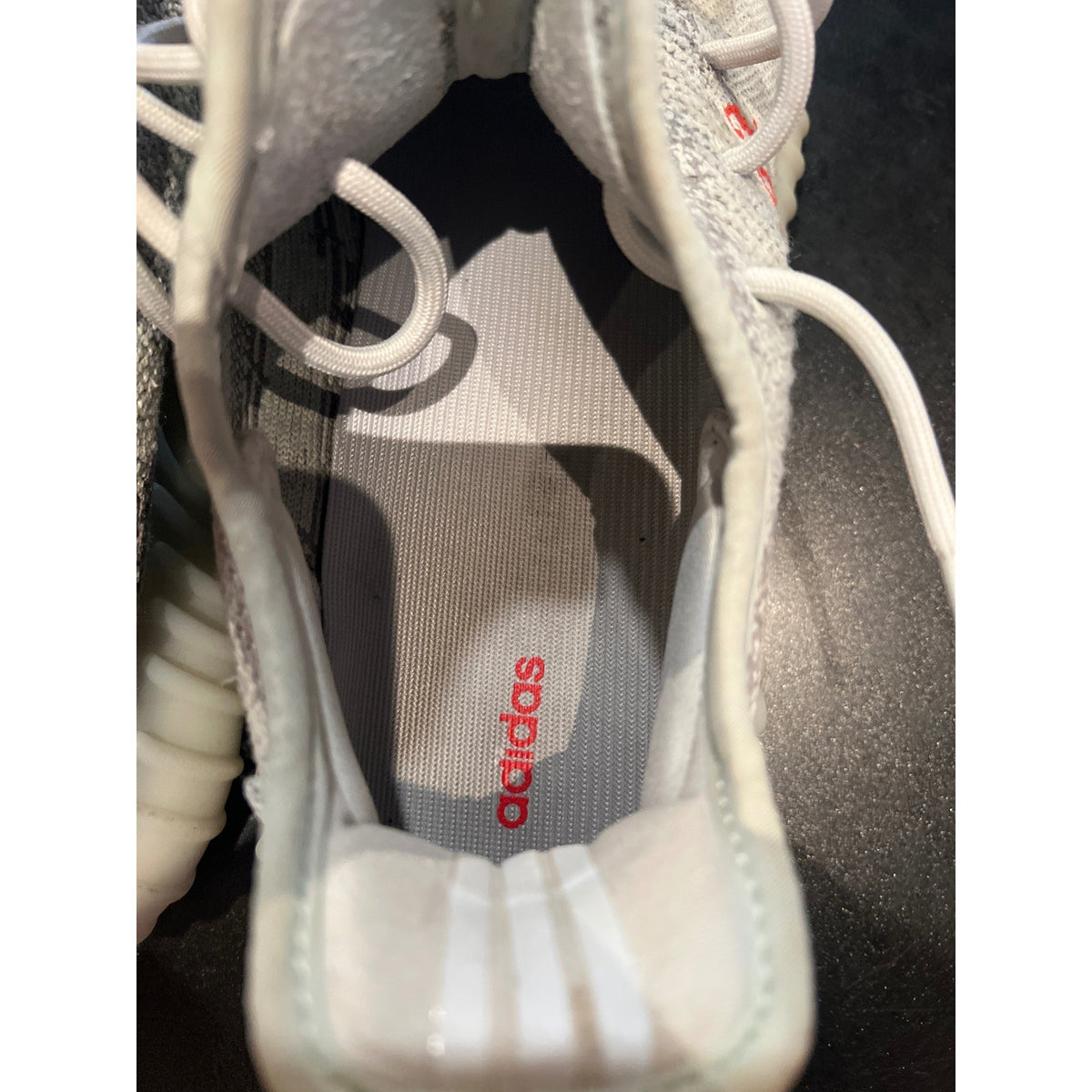 Adidas Yeezy Boost 350 V2 Blue Tint Grey Red B37571 Low Top Sneakers Mens