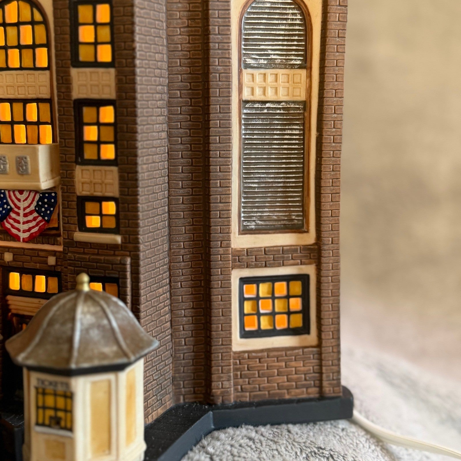 Dept 56 – New York Yankees "Yankee Stadium" Lighted Building