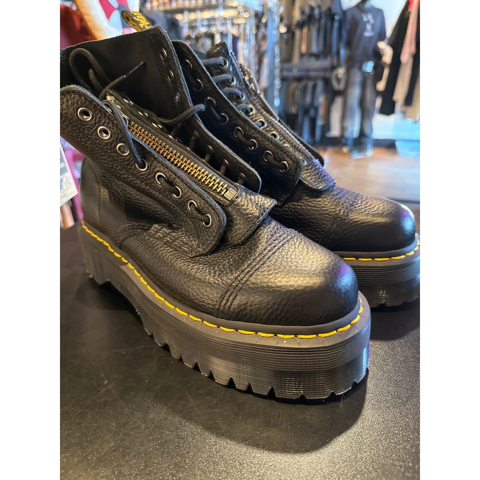 Dr. Martens Sinclair Black Milled Nappa Leather Platform Boots Mens 8 Womens 9