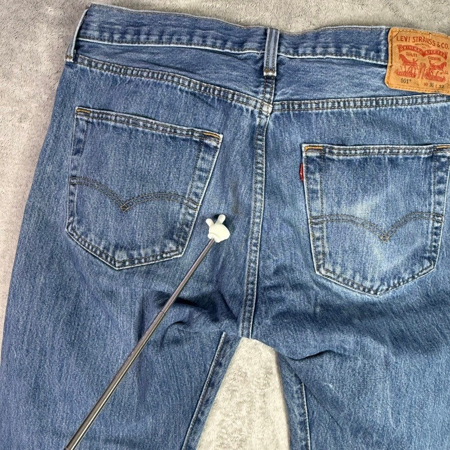 Levi Strauss 501 Original Fit Jeans Medium Wash Button Fly Mens W36 L32