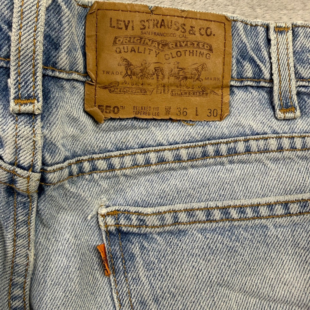 Levi Strauss 501 Mens Jeans Light Wash Button Fly Straight Leg Pants 34 x 28