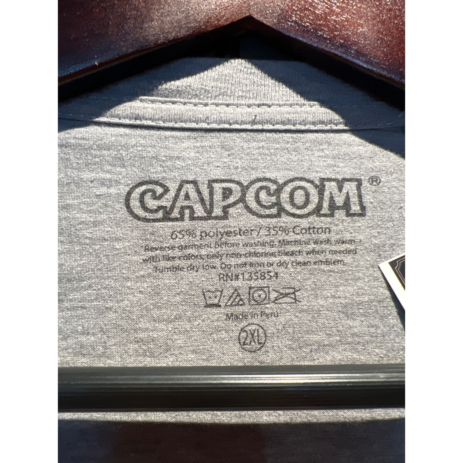 Capcom Street Fighter Graphic Tee Mens 2XL Gray Ryu Ken Colorblock Sleeve Shirt