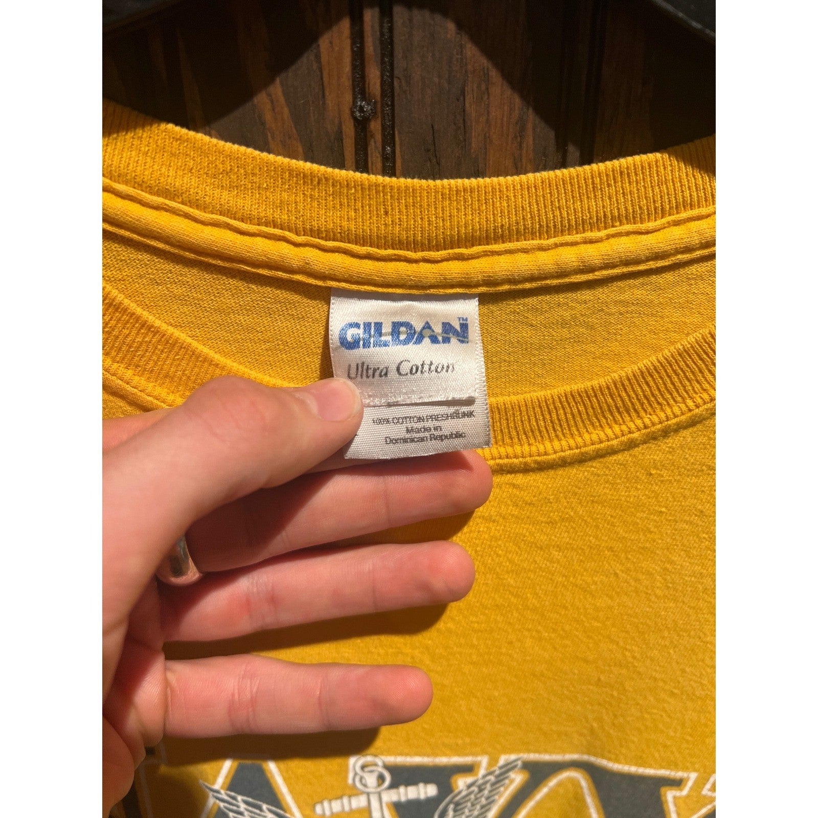 Gildan Ultra Cotton Mens US Navy Graphic T-Shirt Yellow Short Sleeve Large 28x21