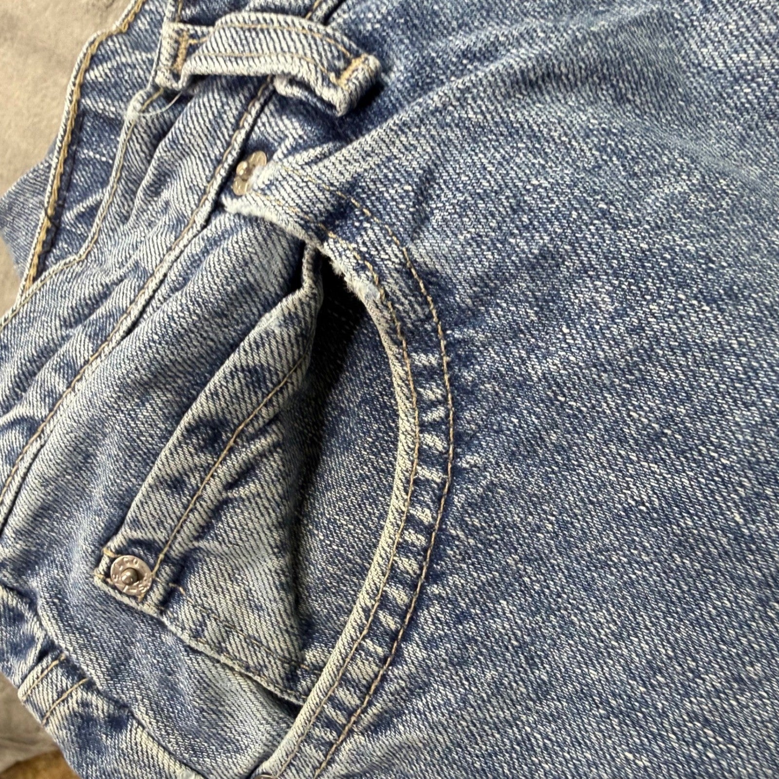 Vintage Levi's L2 White-Tab Baggy-Fit Jeans 36x32 (35x31) Faded Stonewash USA