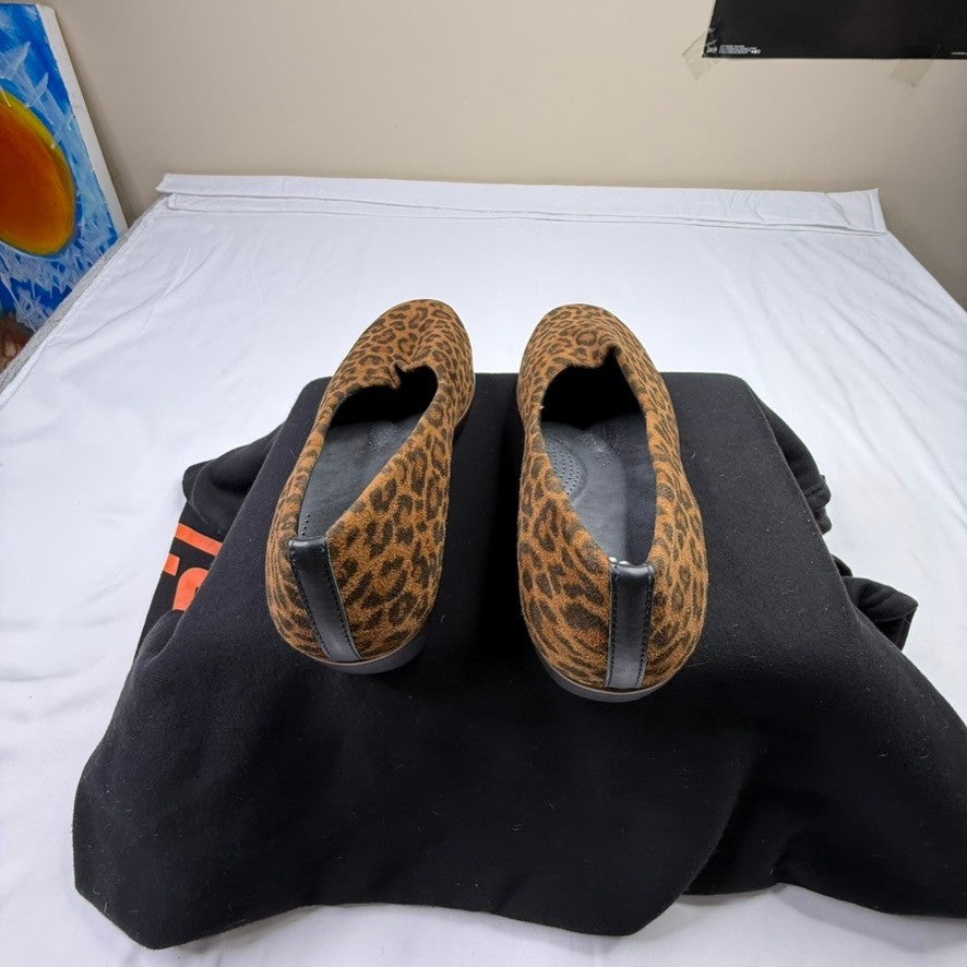 SAS San Antonio Shoemakers Women's Leopard Print Comfort Slip On Flats Shoes