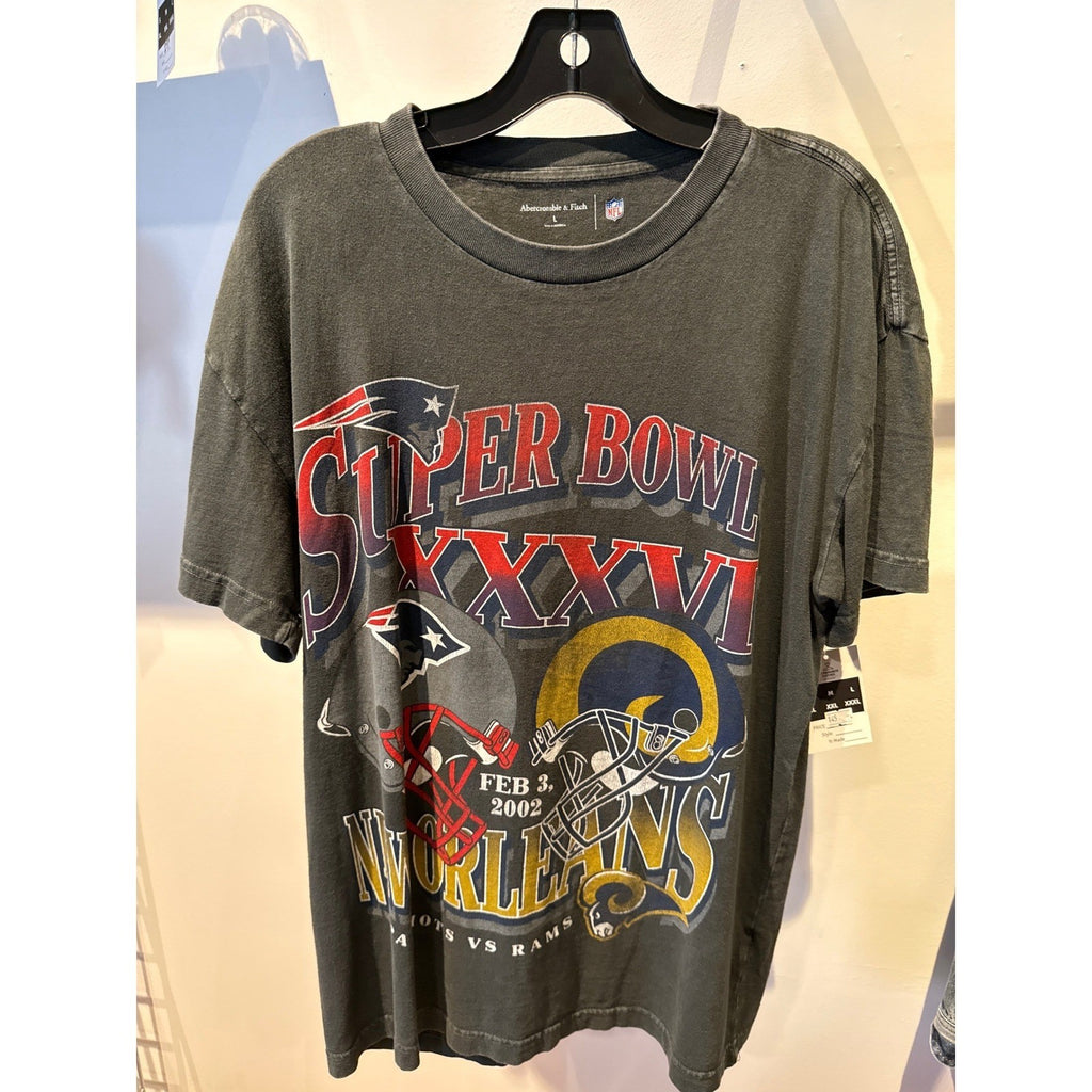 Abercrombie & Fitch NFL Super Bowl XXXVI Patriots vs Rams Graphic T-Shirt L Blac