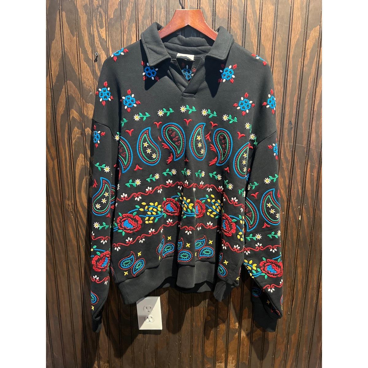 Vintage Style Black Embroidered Paisley Floral Polo Collar Sweatshirt 27x28