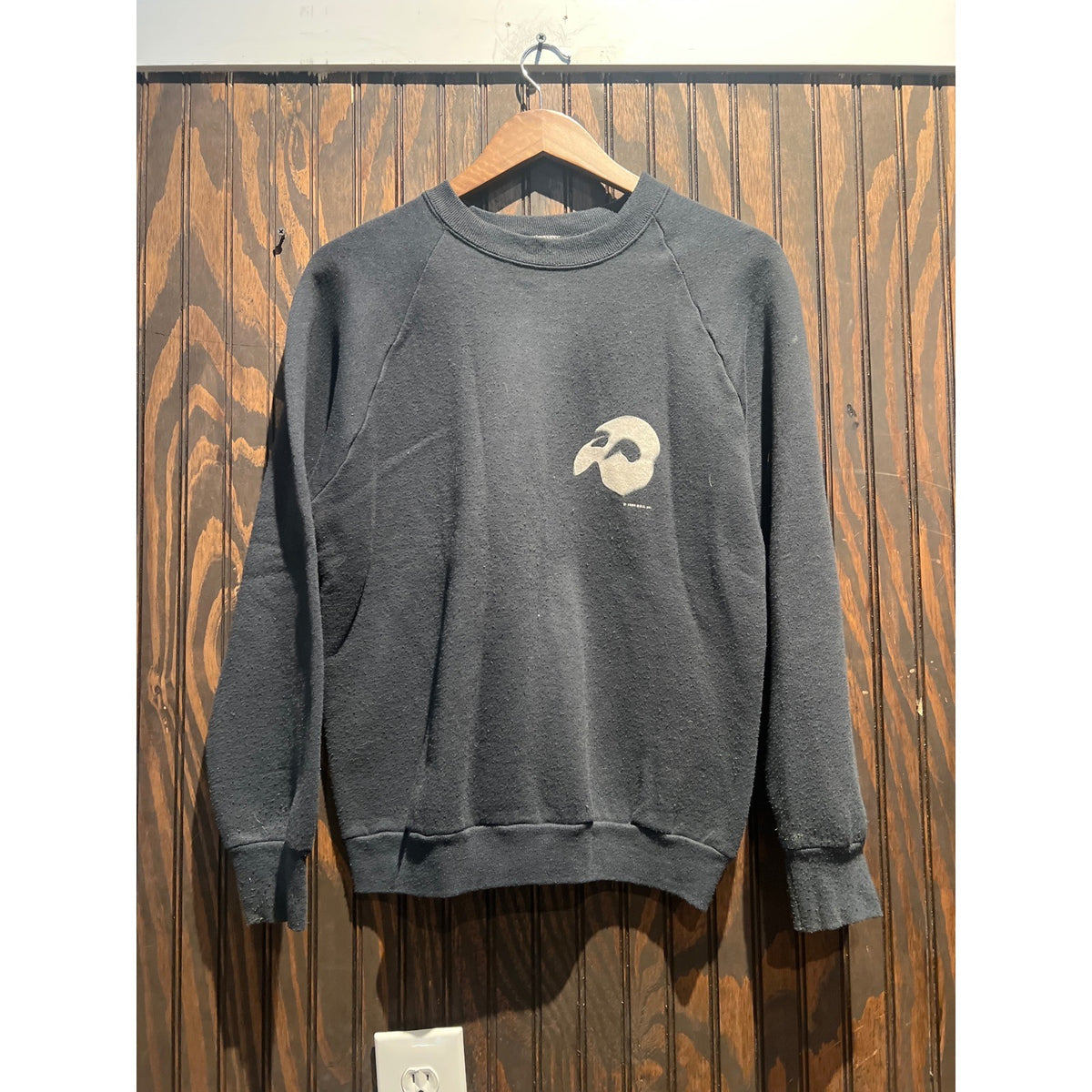 Vintage 1986 Phantom of the Opera Sweatshirt Black Mask Raglan Broadway 20x24