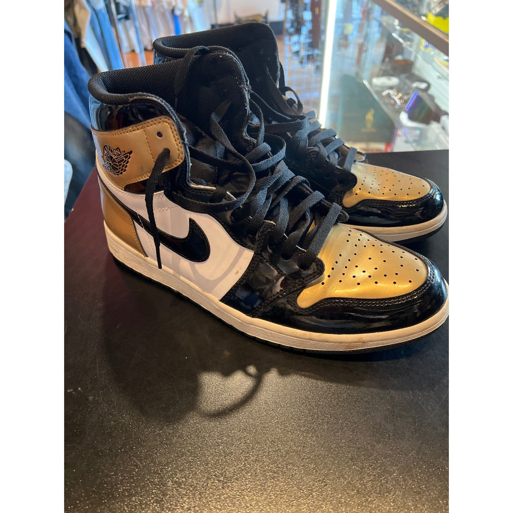 Jordan 1 Retro High OG Gold Toe Black White Metallic Patent 861428-007 Mens