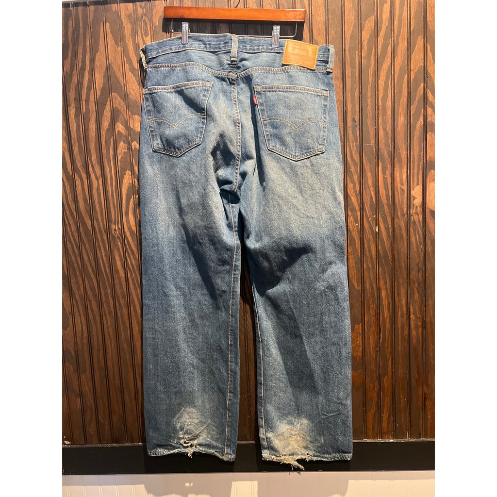 Levis Premium Mens Straight Leg Distressed Blue Denim Jeans 38x30 Button Fly