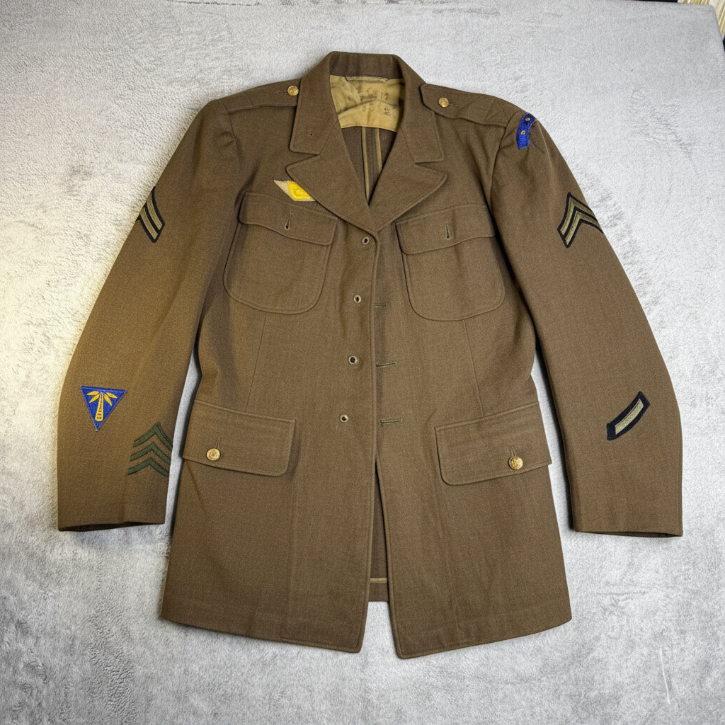 authentic WWII U.S. Army Air Force service dress jacket, man's tunic 1940s