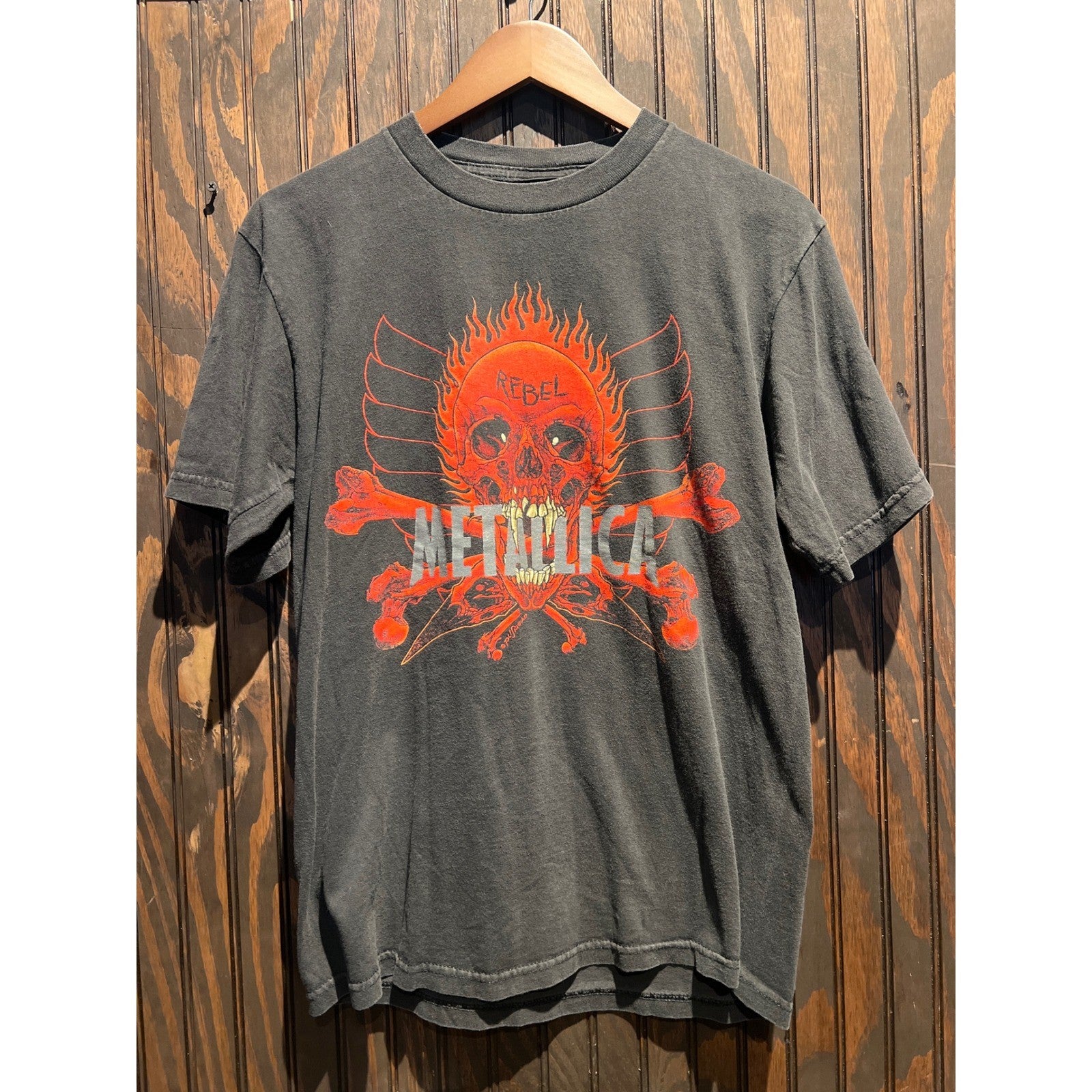 Metallica Rebel Skull Graphic T-Shirt Faded Black Red Flame Band Tee Mens Medium
