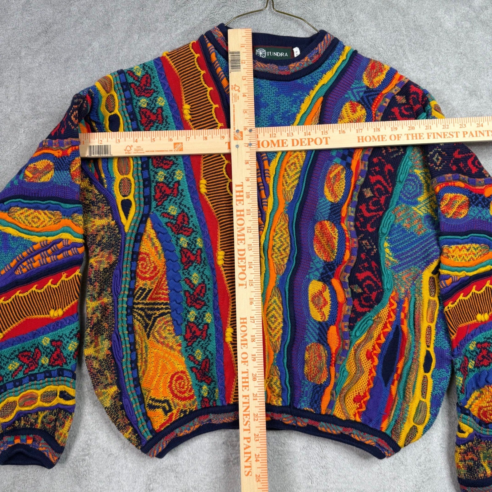Tundra Canada Mens M Colorful Geometric Pattern Knit Sweater