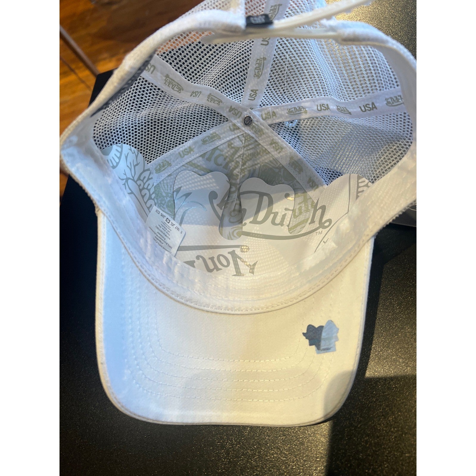 Von Dutch White Trucker Hat Raised Rubber Logo Mesh Snapback Y2K Streetwear Cap