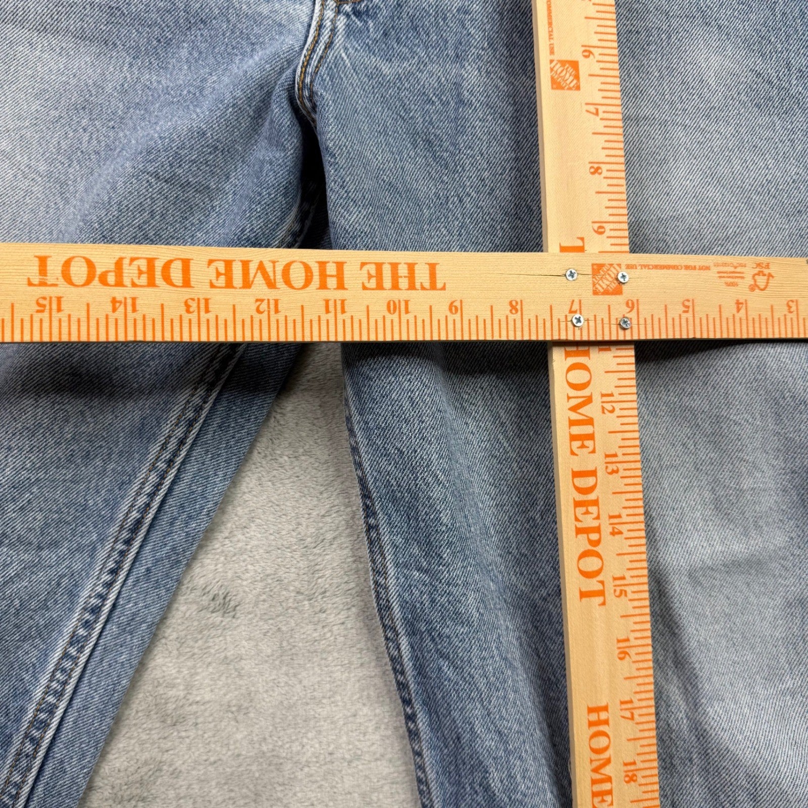 Levi's Relaxed Fit Jeans Mens 36x29 Light Wash Denim YKK Zip Fly