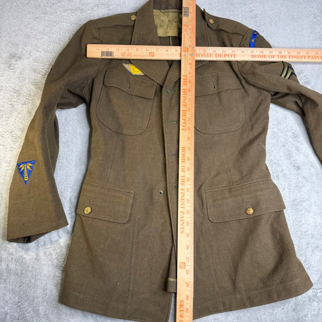 authentic WWII U.S. Army Air Force service dress jacket, man's tunic 1940s