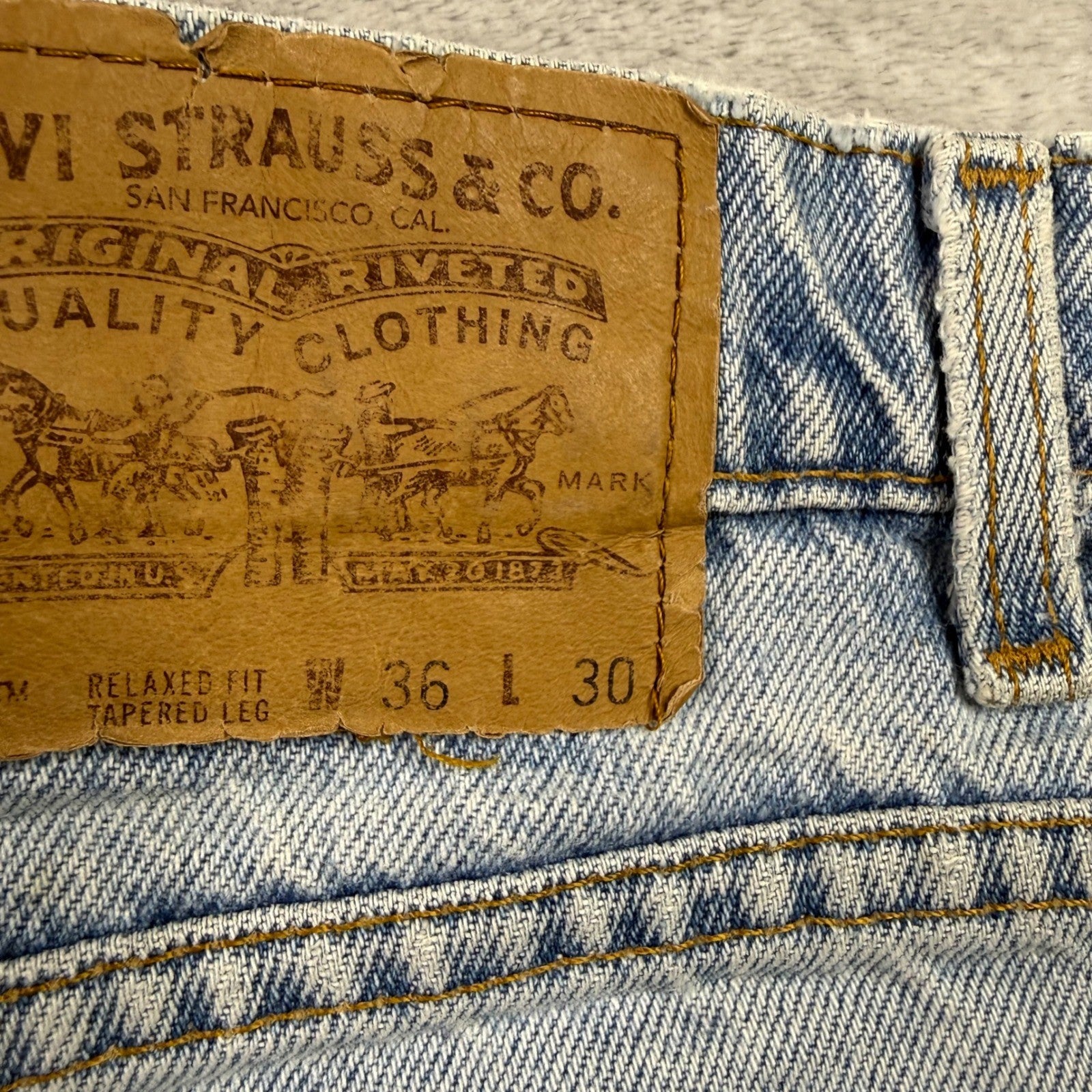 Levi Strauss 501 Mens Jeans Light Wash Button Fly Straight Leg Pants 34 x 28