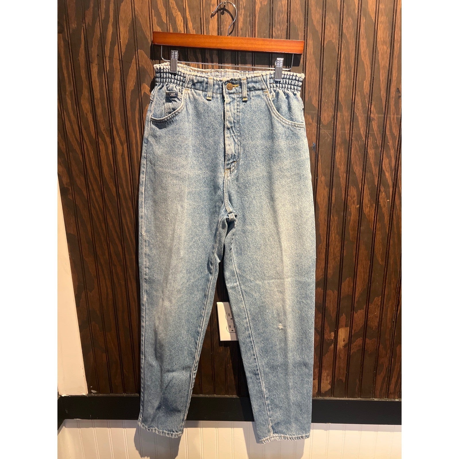 Vintage Lee High Waisted MomJeans Light Wash Elastic Waist Tapered Leg 90s Denim
