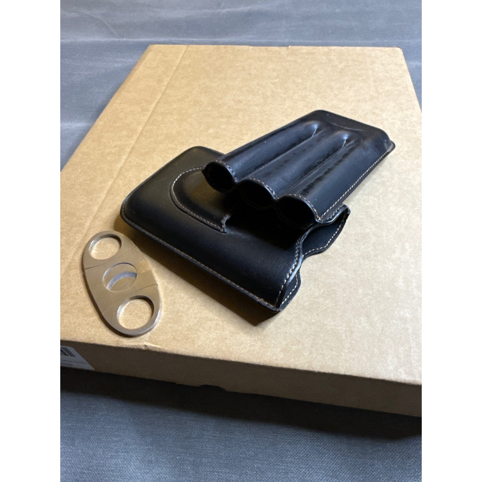 Black Leather 3-Cigar Travel Case with Stainless Steel Double Guillotine Cutter