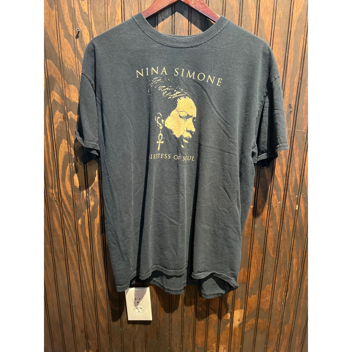 Nina Simone Priestess of Soul Graphic T-Shirt Black Gold Portrait XL