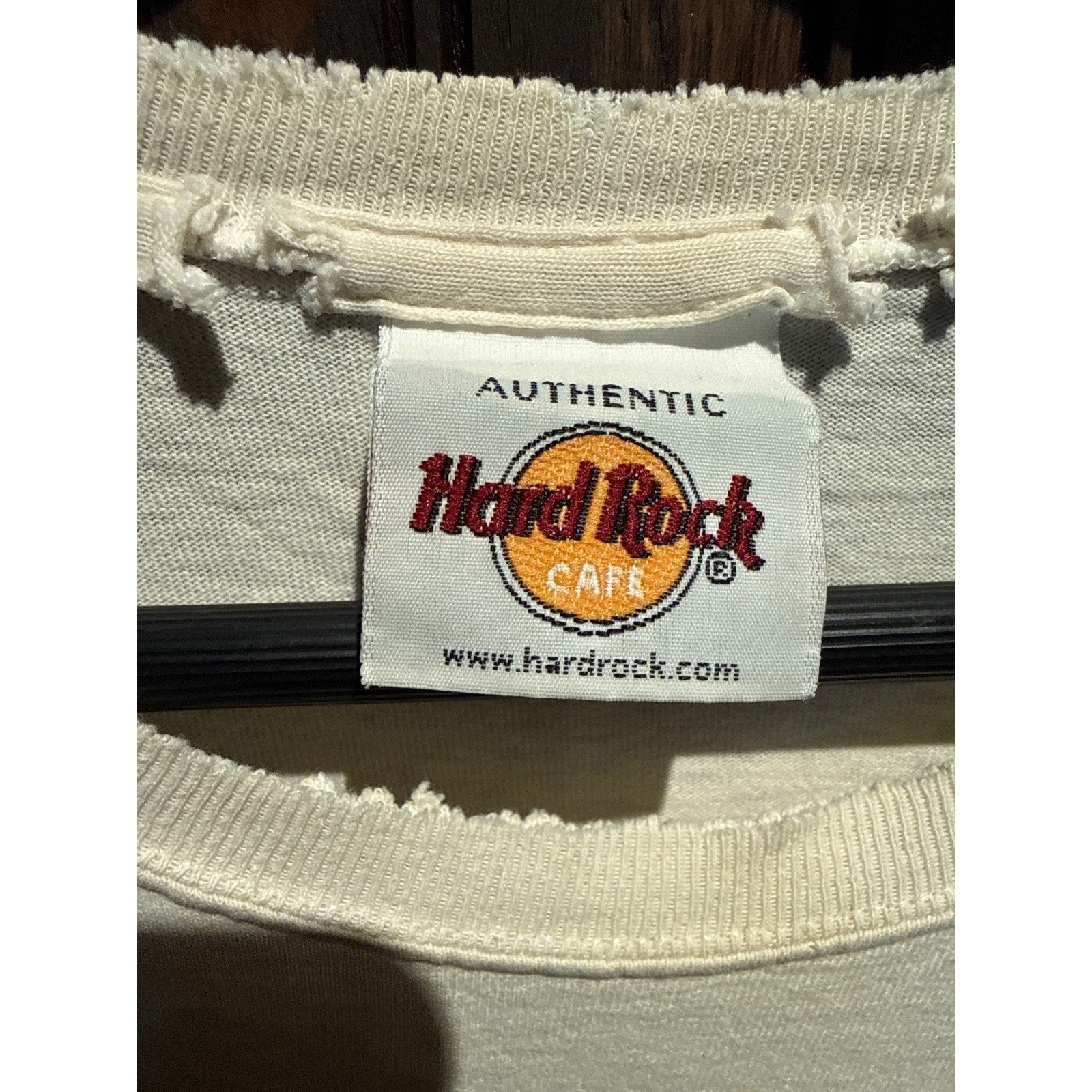 Hard Rock Cafe Las Vegas Vintage Graphic T-Shirt Cream Distressed Large 22x29