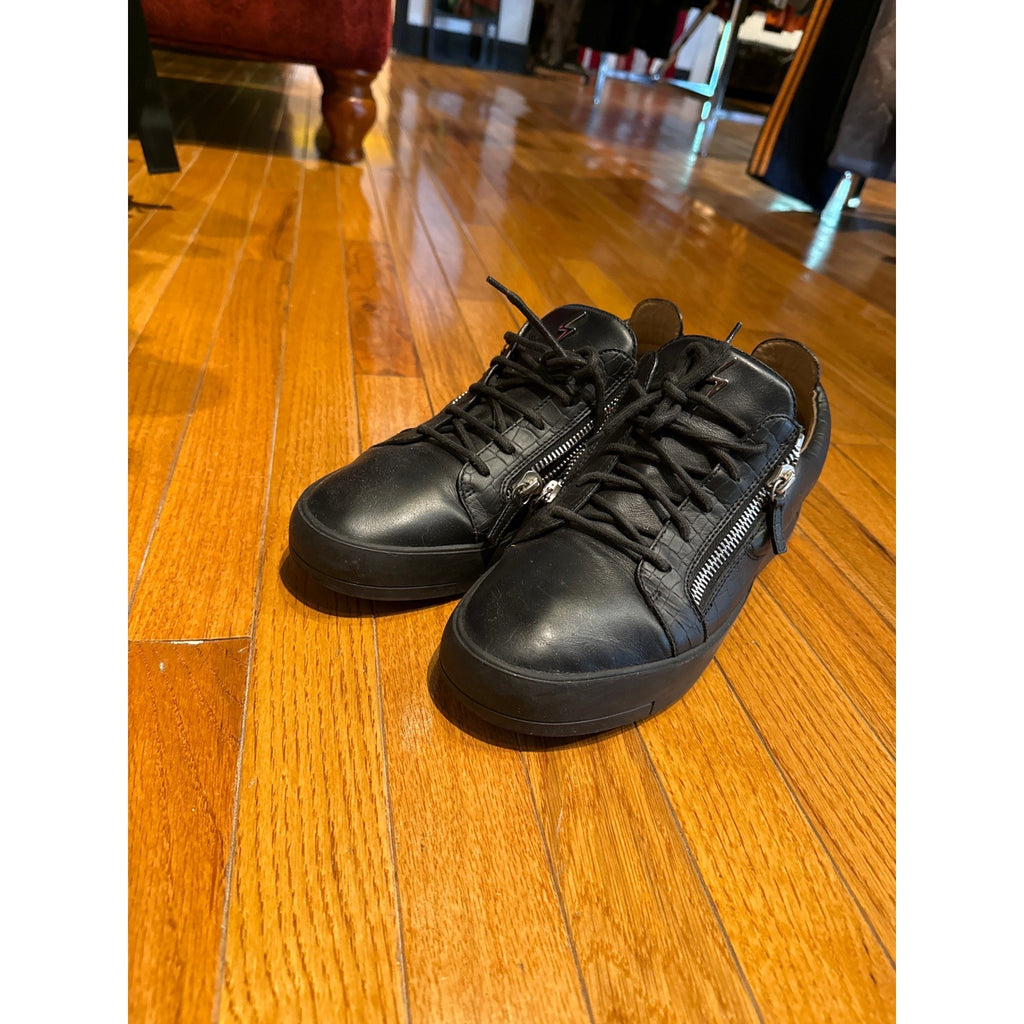 Giuseppe Zanotti Mens Black Leather Low Top Side Zip Sneakers Shoes