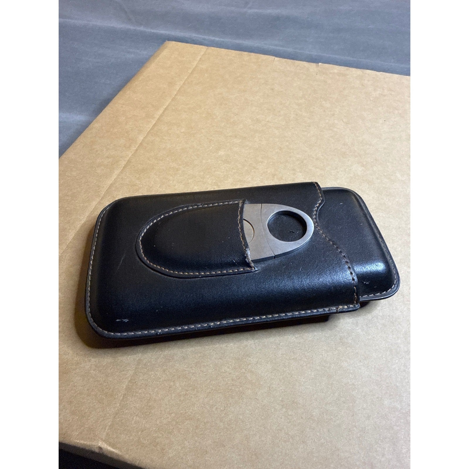 Black Leather 3-Cigar Travel Case with Stainless Steel Double Guillotine Cutter