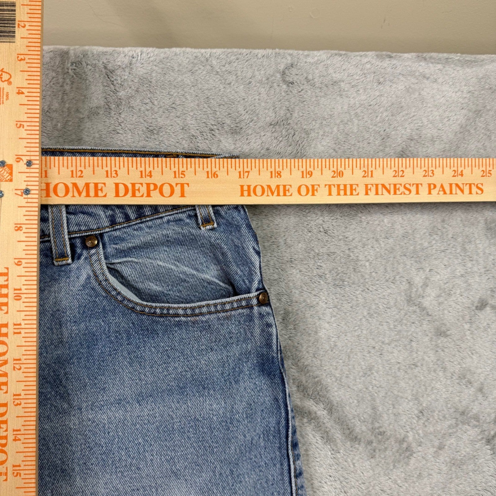 Levi's Relaxed Fit Jeans Mens 36x29 Light Wash Denim YKK Zip Fly