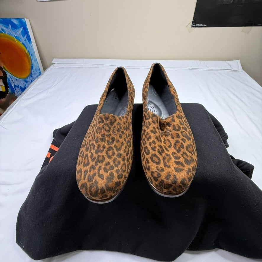 SAS San Antonio Shoemakers Women's Leopard Print Comfort Slip On Flats Shoes