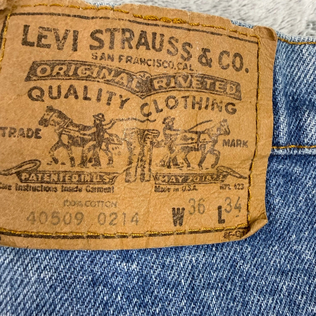 Levi Strauss 501 Jeans Blue Denim Straight Leg Button Fly Mens Size 34