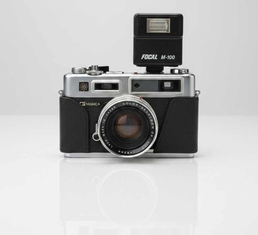 Yashica Electro 35 G Rangefinder Camera 45mm f1.7 Lens Focal M-100 Flash Vintage