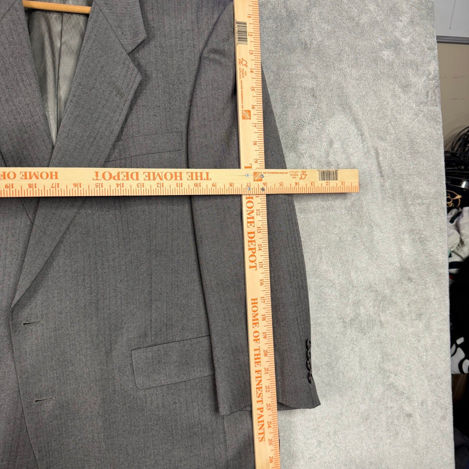 Richard Roberts Men's Gray Herringbone Suit Jacket and Pants Set