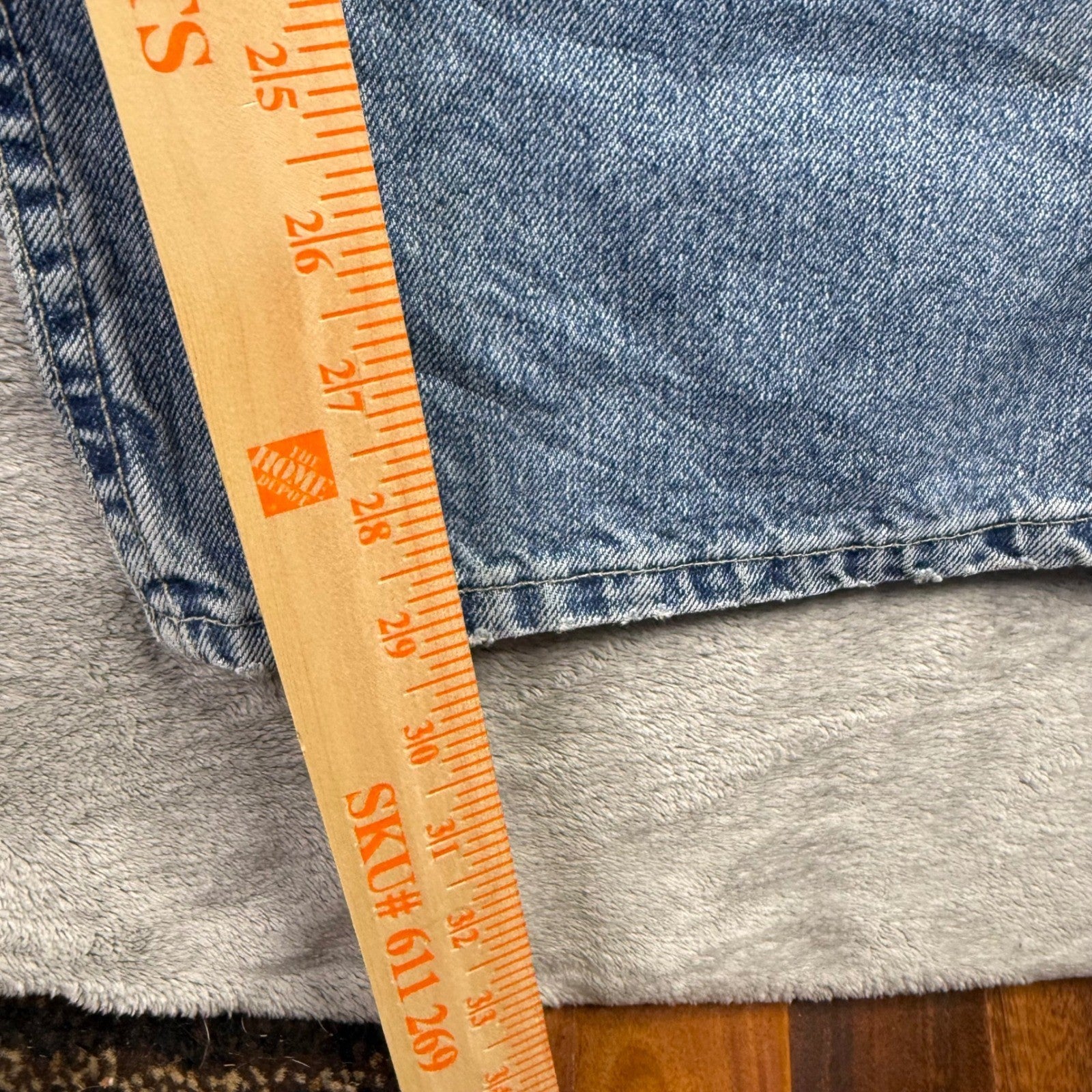 Vintage Levi's L2 White-Tab Baggy-Fit Jeans 36x32 (35x31) Faded Stonewash USA