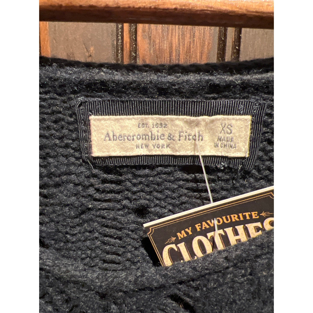 Abercrombie & Fitch My Favorite Sweater Gray Pointelle Cable Knit V-Neck NWT