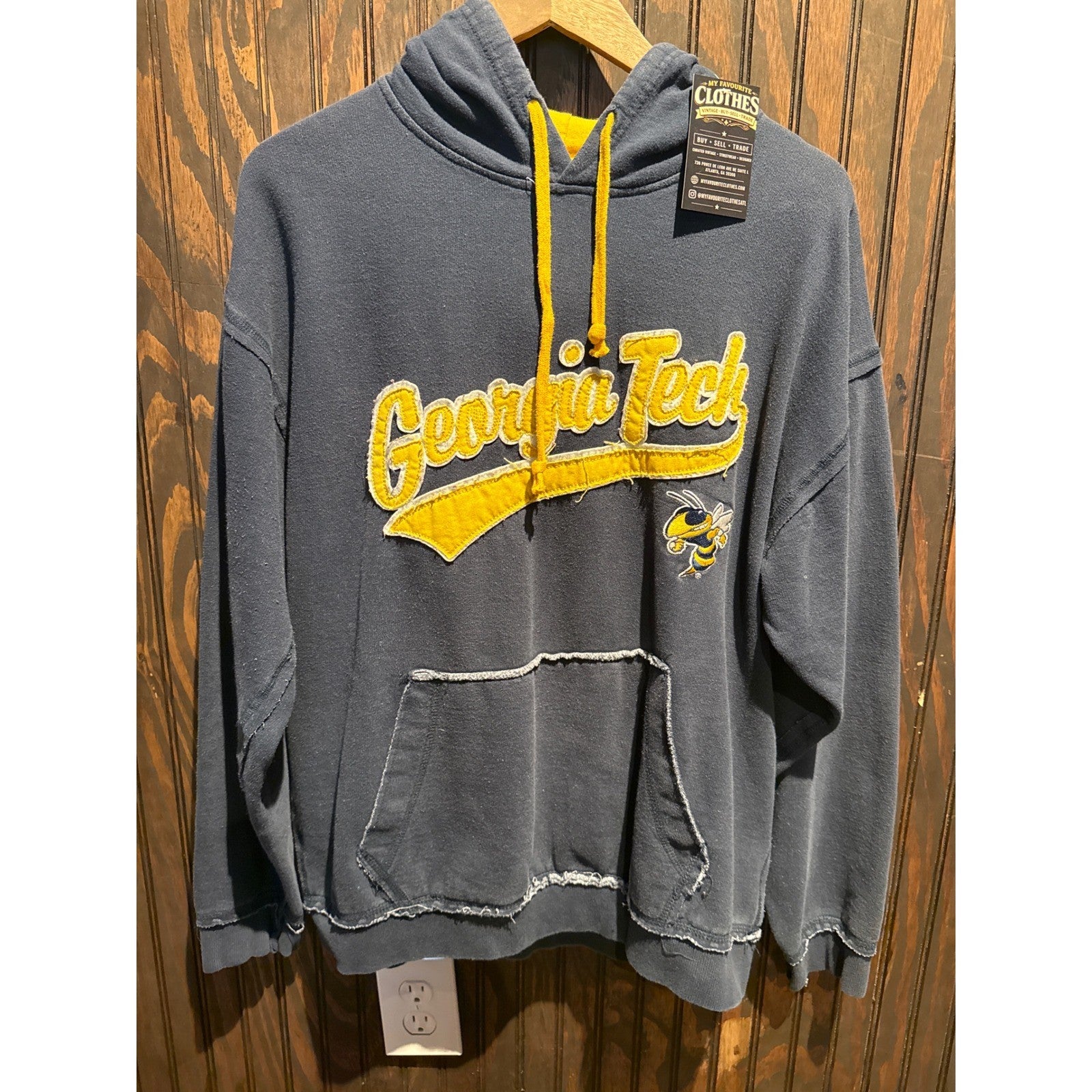 Vintage Georgia Tech Yellow Jackets Distressed Hoodie Navy Blue Buzz Mascot L