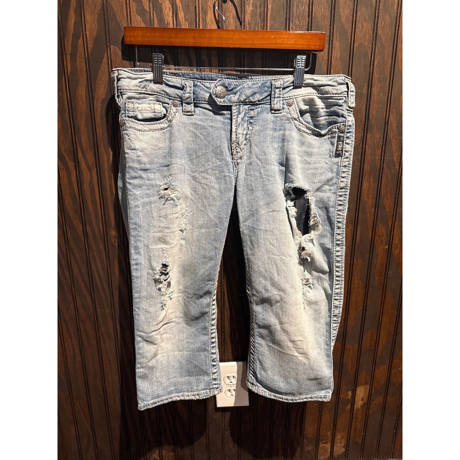 Silver Jeans Co Suki Mid Capri Distressed Light Wash Denim Jeans Size 30 17x17