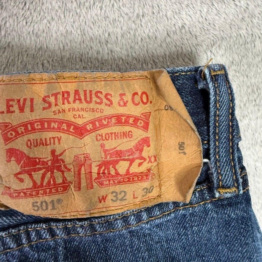 Levi's 501 Button Fly Jeans Medium Wash Denim Straight Leg Men's Size 32x30