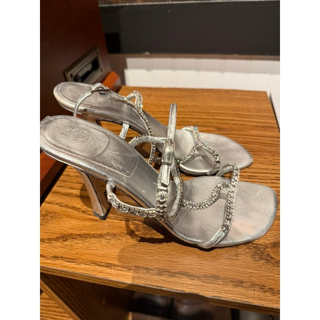 Vera Wang Silver Rhinestone Strappy Heels Womens Size 7B Evening Formal Sandals