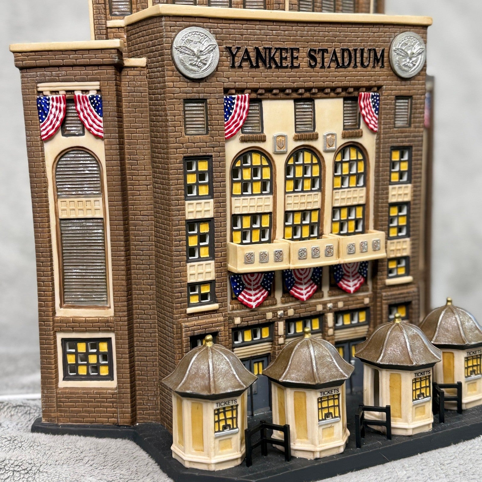 Dept 56 – New York Yankees "Yankee Stadium" Lighted Building
