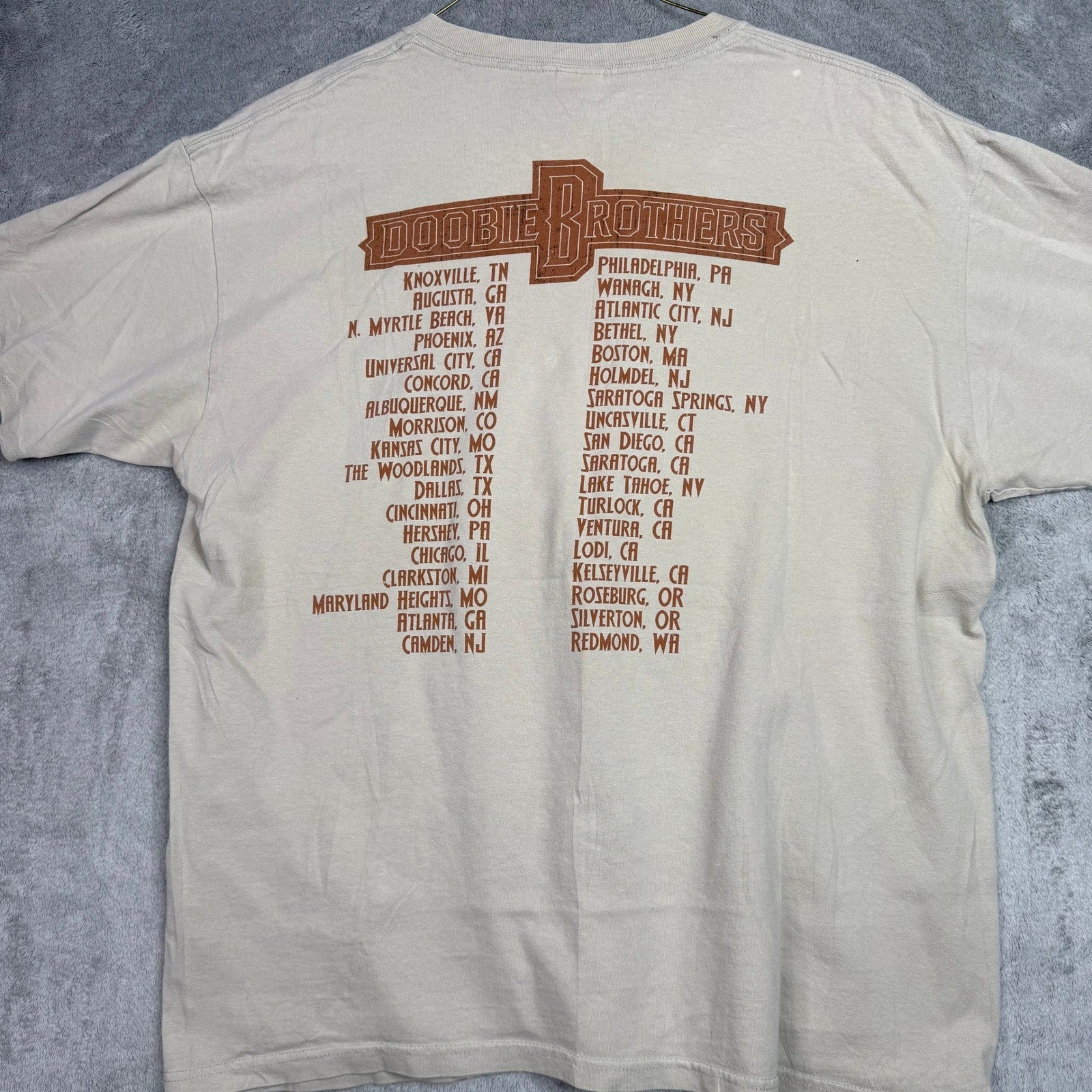 Doobie Brothers Graphic T Shirt Mens XL Beige Concert Tour Music Band Tee
