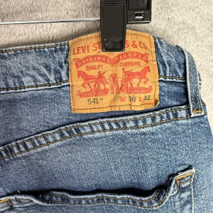 Levi Strauss 541 Athletic Fit Jeans Mens 36x32 Blue Wash Button Fly