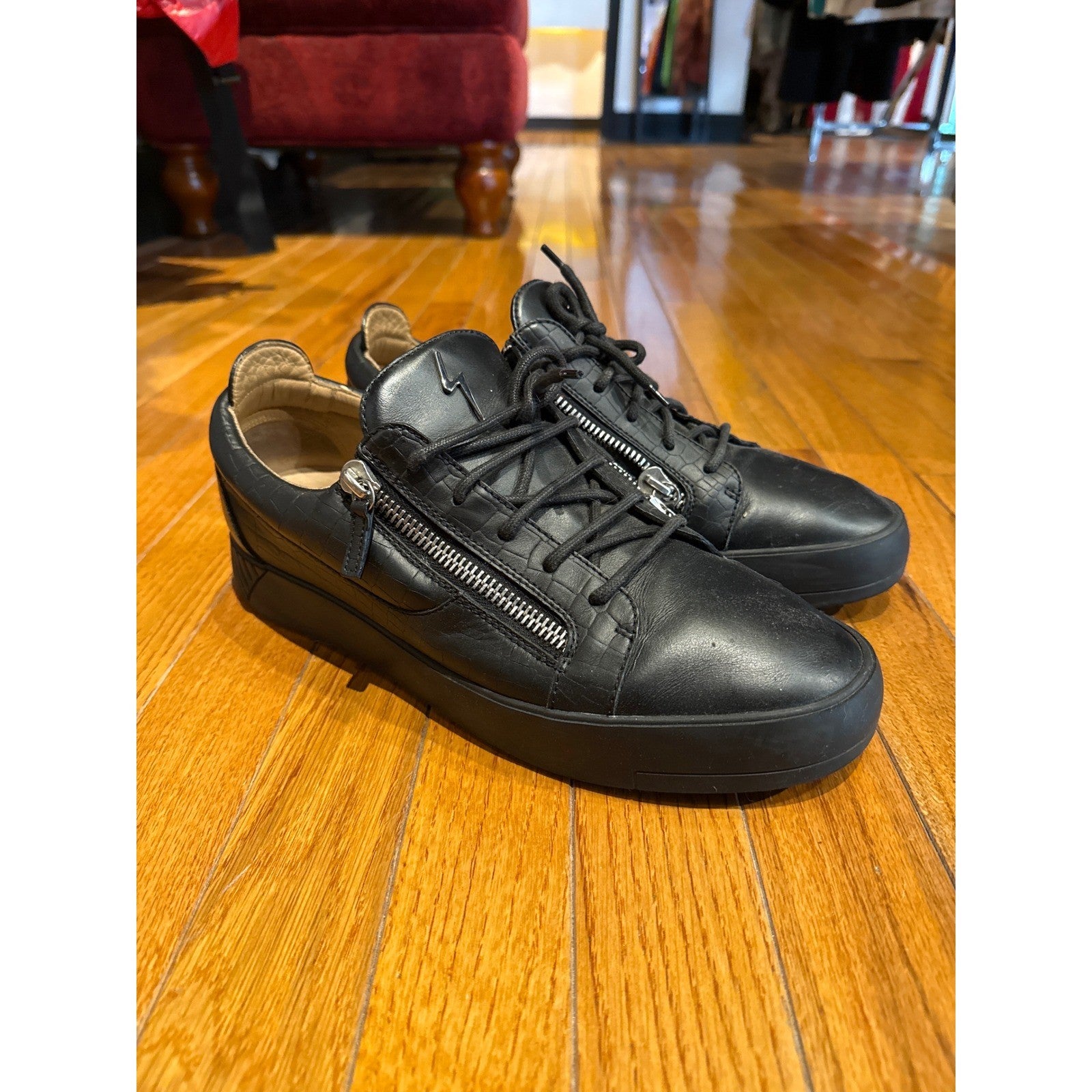 Giuseppe Zanotti Mens Black Leather Low Top Side Zip Sneakers Shoes