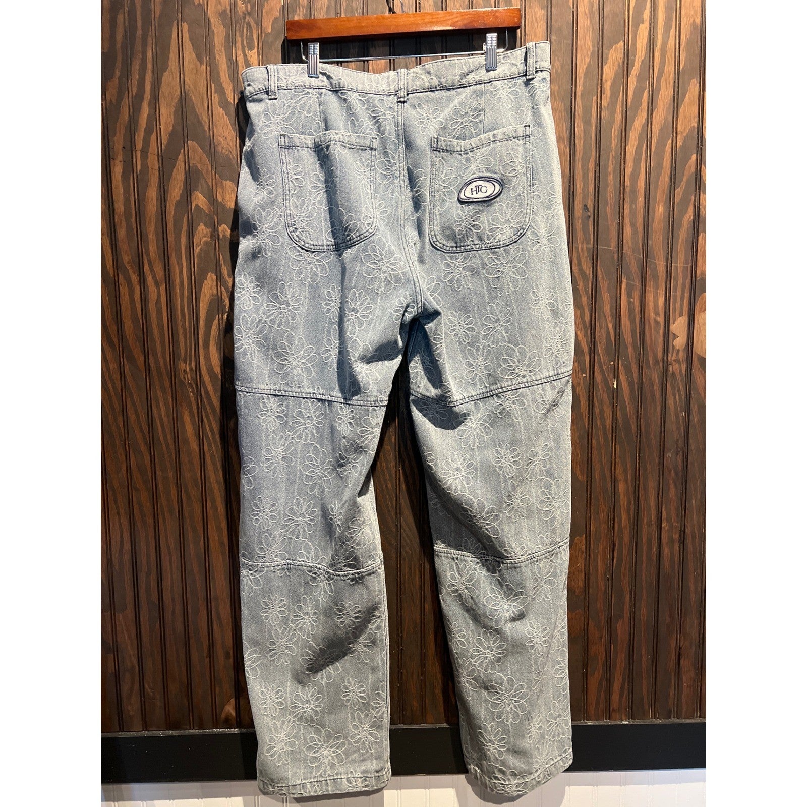 Honor The Gift Mens 38 Floral Embroidered Denim Pants Light Wash Blue HTG Pants