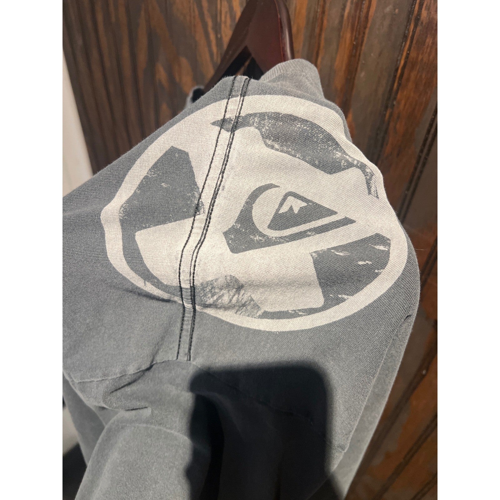 Quiksilver Vintage Faded Black Graphic TShirt Mens XL Shark Surf Logo Distressed