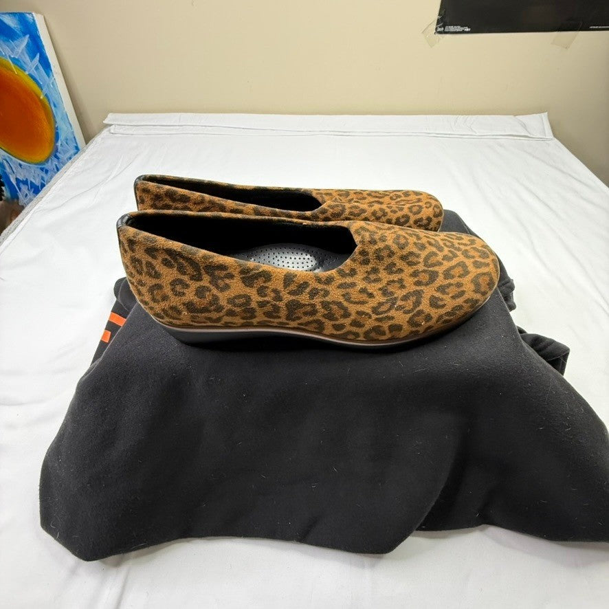 SAS San Antonio Shoemakers Women's Leopard Print Comfort Slip On Flats Shoes