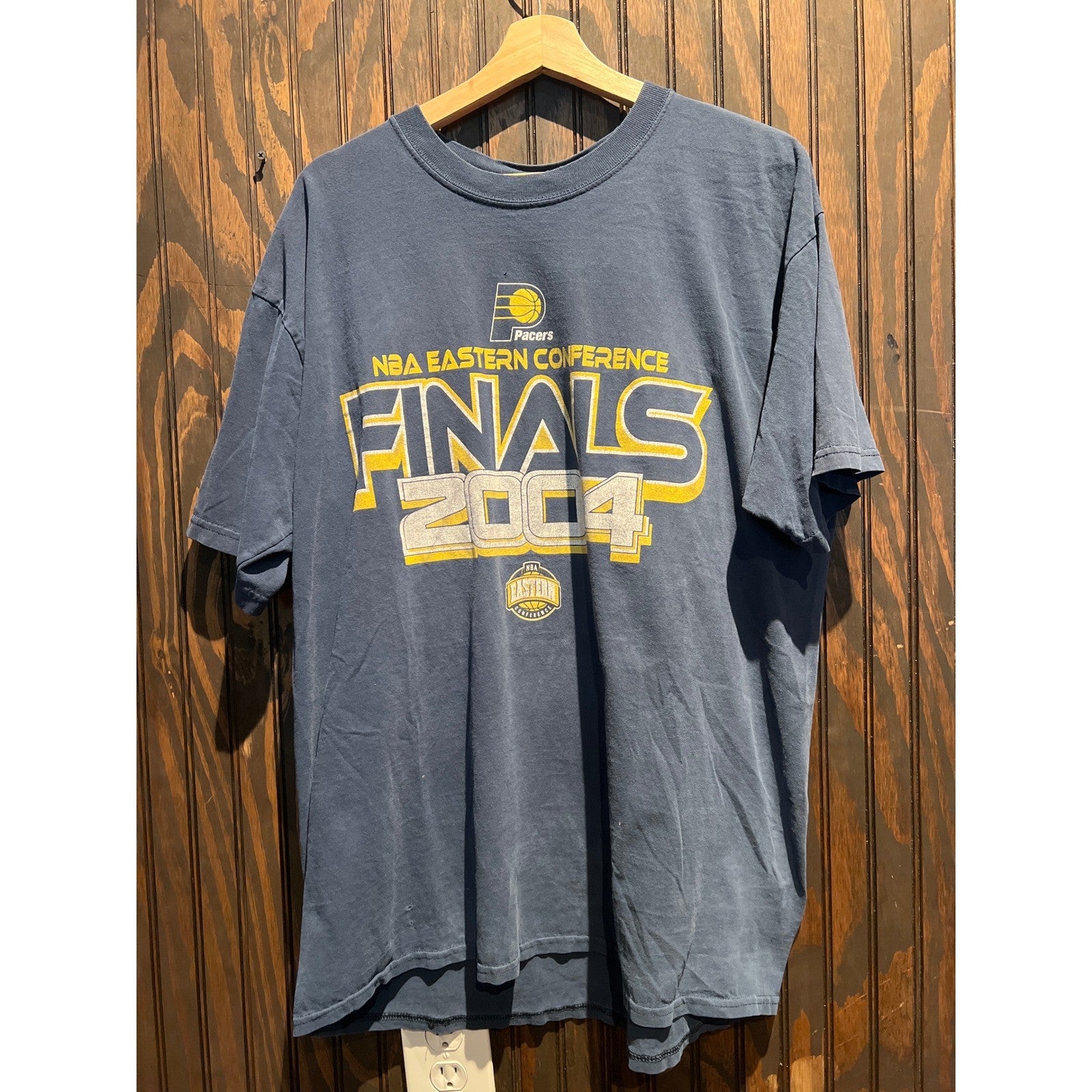 Vintage Indiana Pacers NBA Eastern Conference Finals 2004 T-Shirt Navy Blue XL
