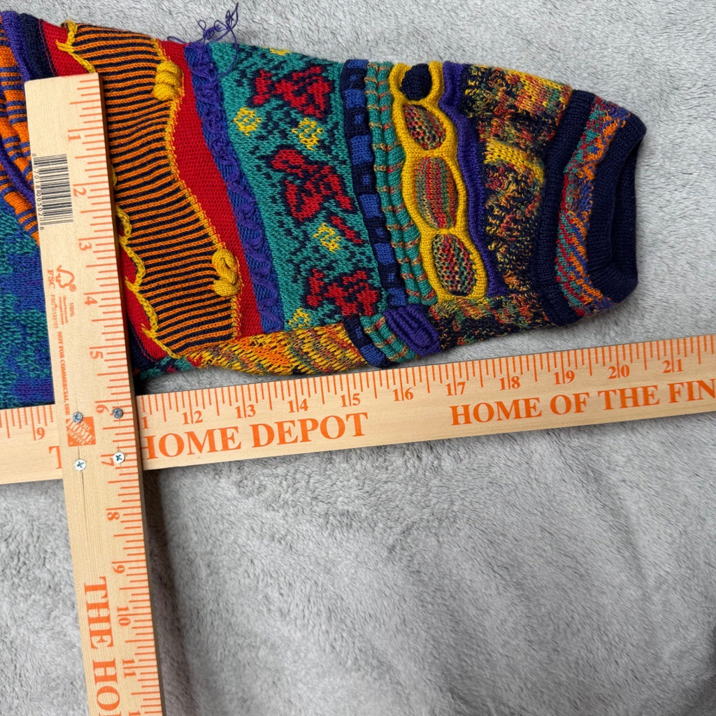 Tundra Canada Mens M Colorful Geometric Pattern Knit Sweater