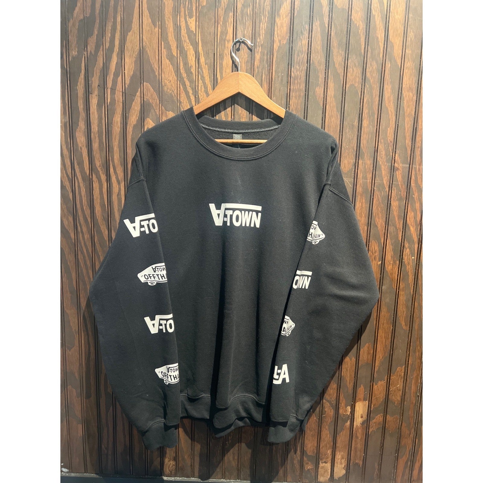 Vans Off The Wall V-Town Black Graphic Crewneck Sweatshirt Mens Large 30x25